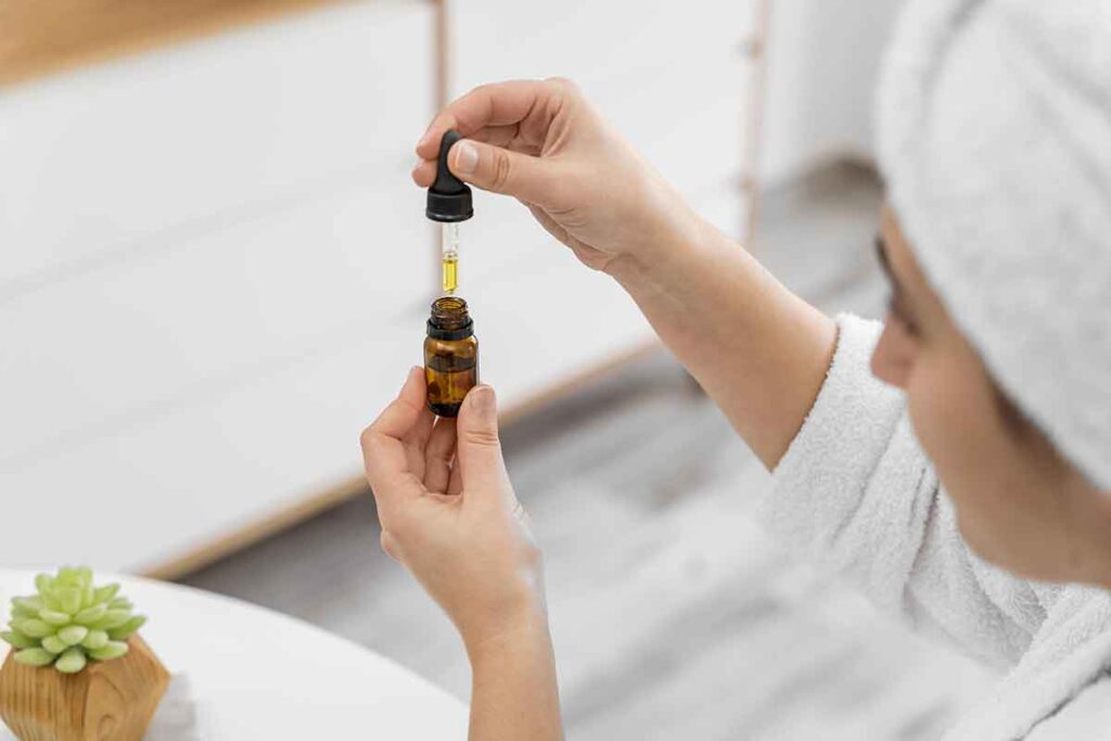 Ao usar doses elevadas de Iodo, a suplementação de Selênio (presente na castanha-do-Pará) é crucial para proteger a tireoide e evitar alterações hormonais.
