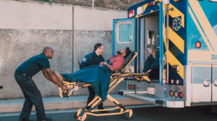 paciente-removido-de-ambulancia