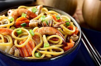 Yakisoba saudável simples e rápido