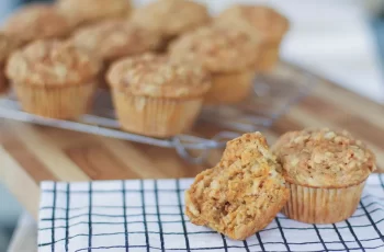 Muffin de cenoura com streusel