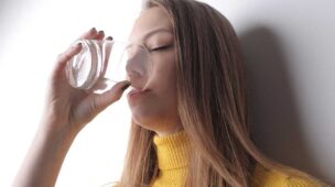 beber-agua A água que você bebe pode influenciar mais a sua saúde do que imagina